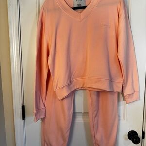 Hunter Women's Pajama/Lounge Set V-neck Cropped Top & Matching Cargo Pants NWOT